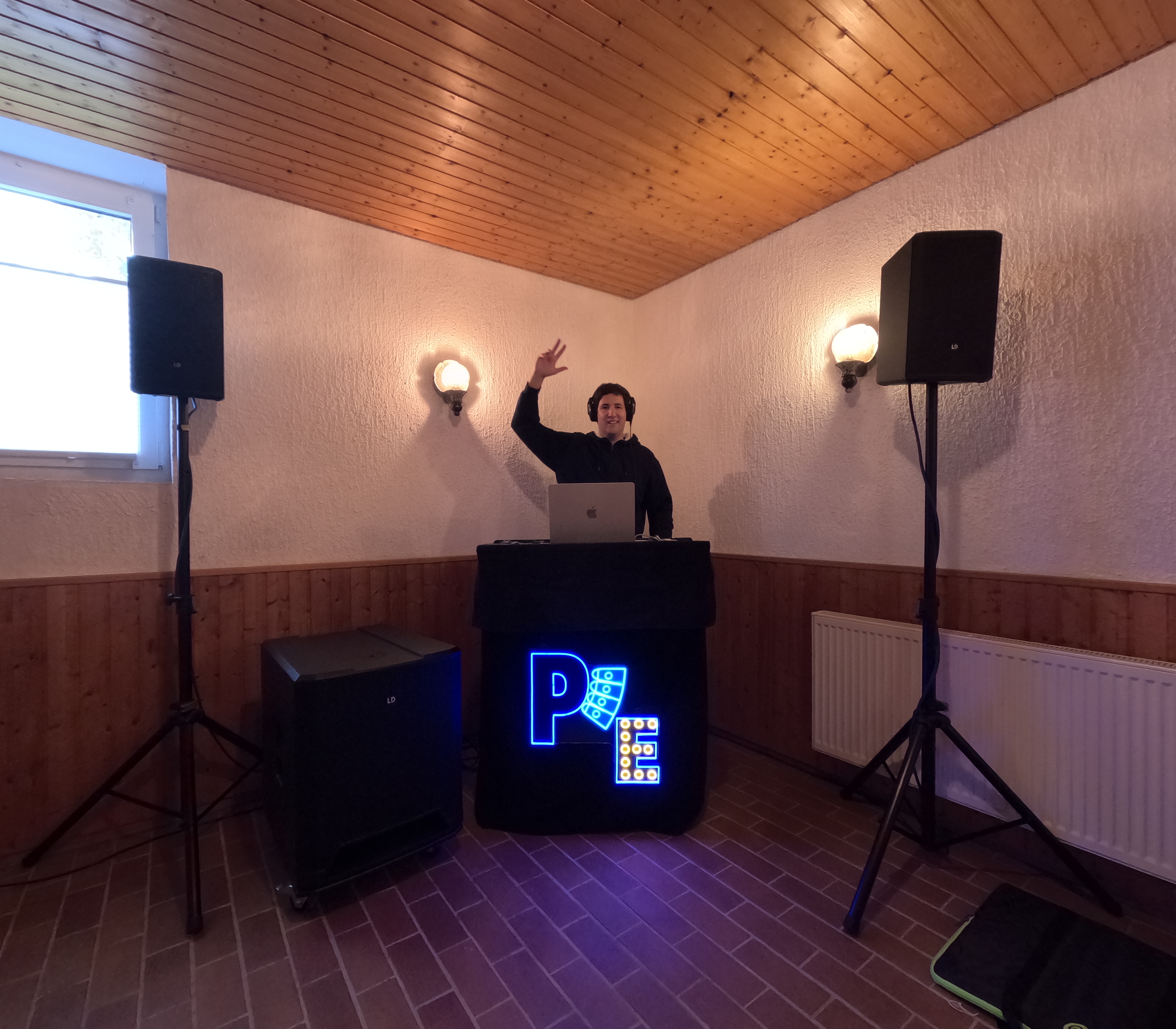 DJ-Paket 1 – Musik & Grundbeleuchtung